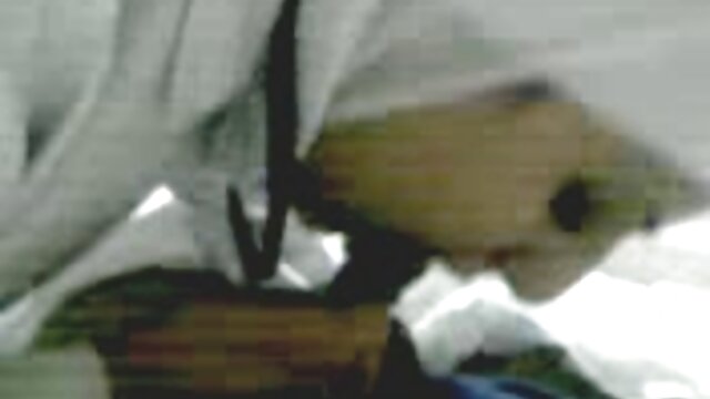 సూపర్ హాట్ శ్యామల మయా నికోల్ తెలుగు లవ్ సెక్స్ వీడియో తన గాడిదతో డిక్ రైడ్ చేస్తుంది